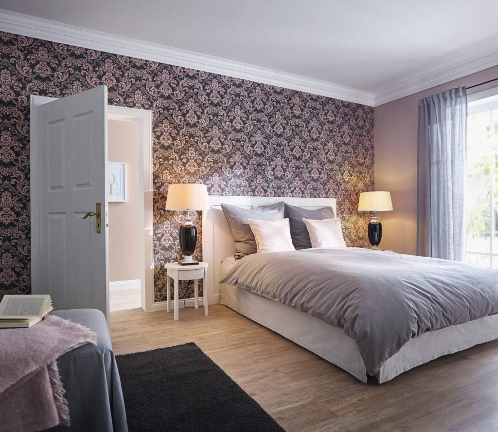 Damask Wallpaper Design bedroom
