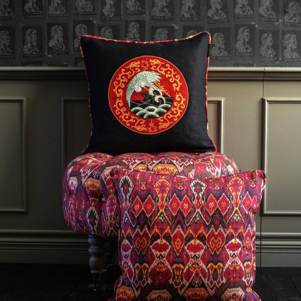MINDTHEGAP | ASIAN CRANE Embroidered Cushion | LC40034