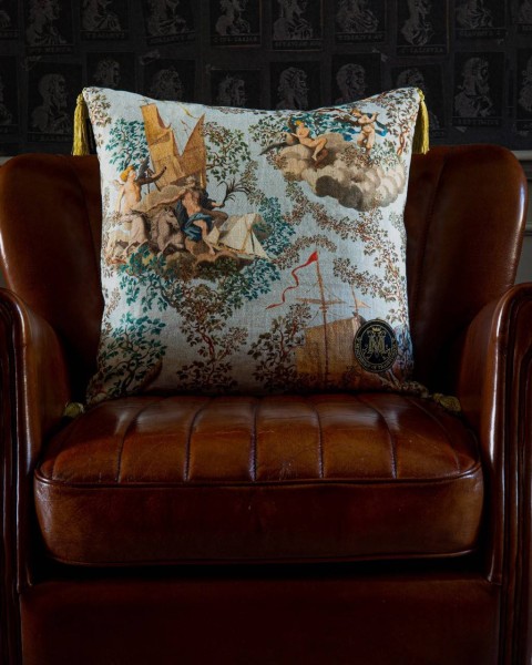 MINDTHEGAP | JOURNEY TO EDEN Cushion | LC40052