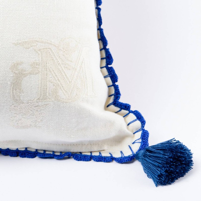 MINDTHEGAP | FOLK EMBROIDERY Embroidered Cushion | LC40080