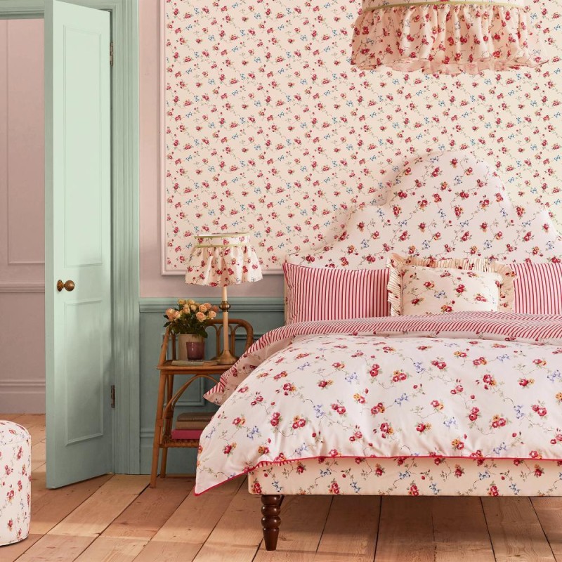 Graham & Brown | Rose & Bows Wallpaper
