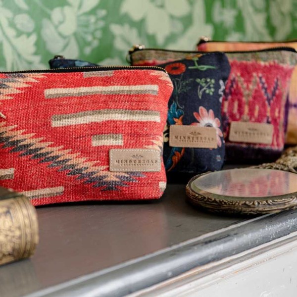 MINDTHEGAP | EYEDAZZLER NAVAJO Wash Bag | AC00030