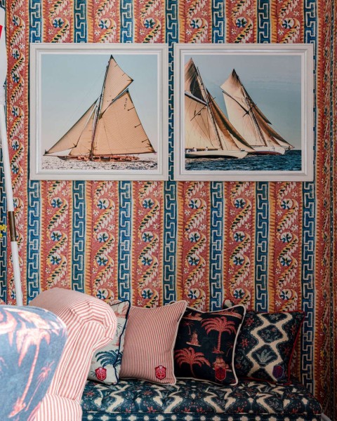 MINDTHEGAP | SAILING RACE Framed Art