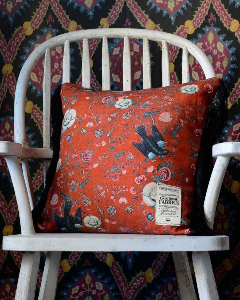 MINDTHEGAP | BLACK BIRD Cushion | LC40003