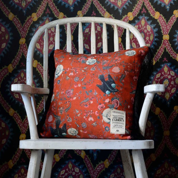 MINDTHEGAP | BLACK BIRD Cushion | LC40003