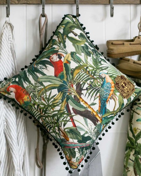 MINDTHEGAP | PARROTS OF BRASIL Cushion
