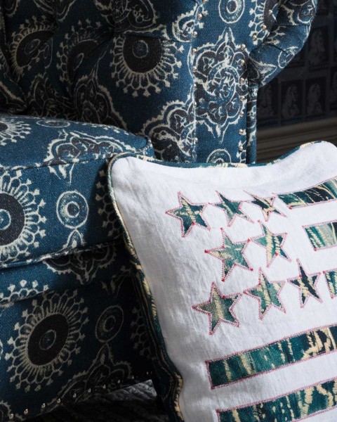 MINDTHEGAP | STARS AND STRIPES Cushion | LC40030