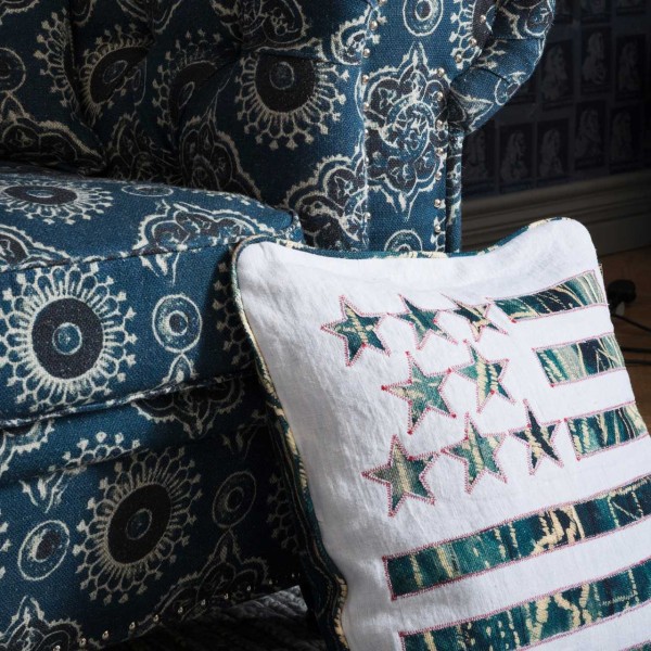 MINDTHEGAP | STARS AND STRIPES Cushion | LC40030