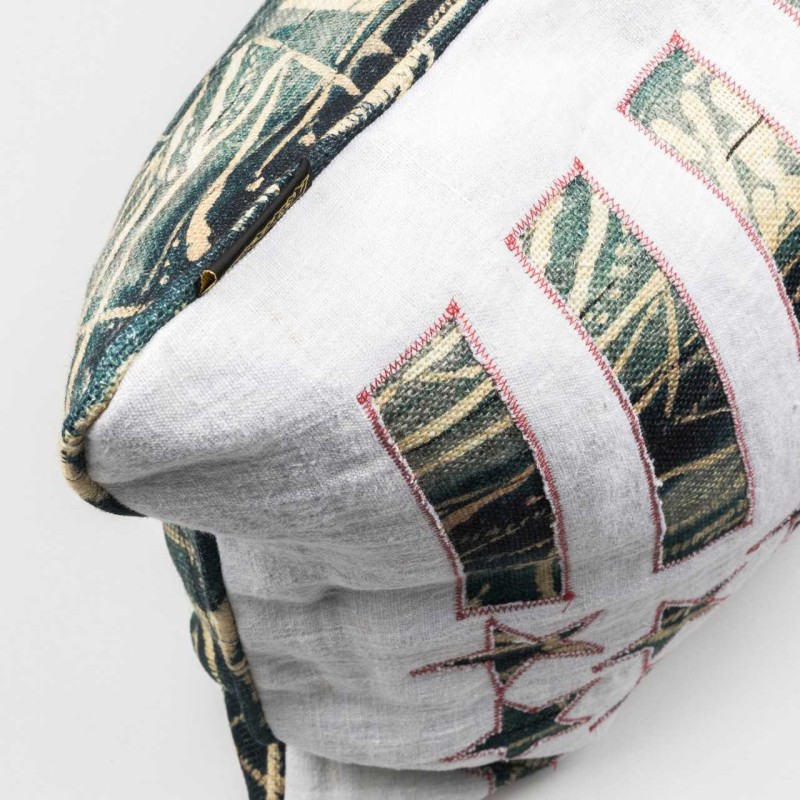 MINDTHEGAP | STARS AND STRIPES Cushion | LC40030