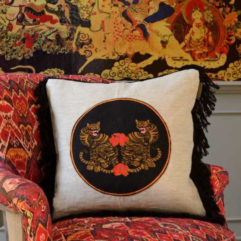 MINDTHEGAP | BENGAL TIGERS Embroidered Cushion | LC40031