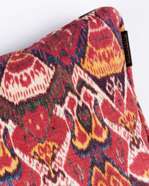 MINDTHEGAP | ASIAN CRANE Embroidered Cushion | LC40034