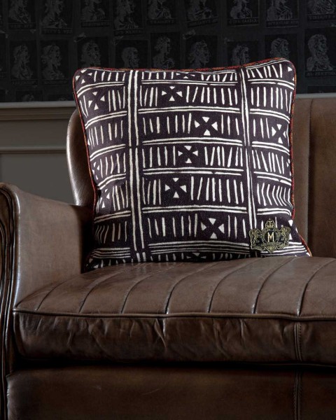 MINDTHEGAP | BOGOLANFINI Cushion | LC40038