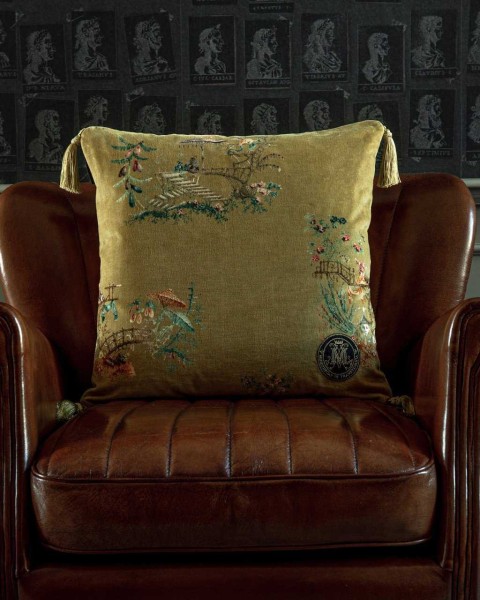 MINDTHEGAP | CHINOISERIE Velvet Cushion | LC40054