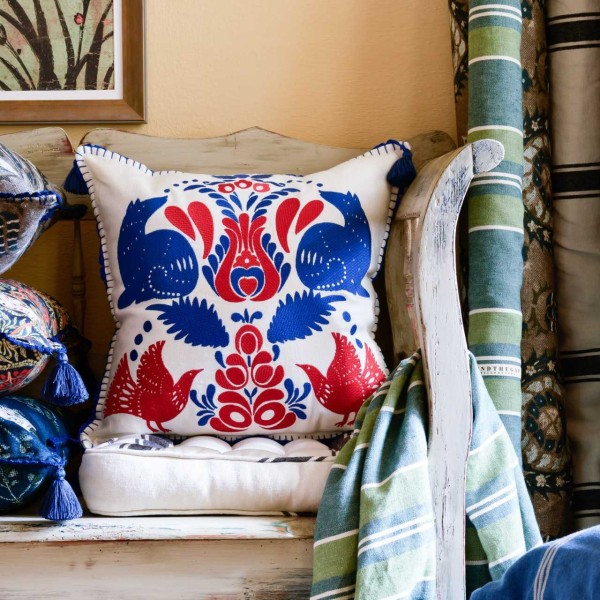 MINDTHEGAP | FOLK EMBROIDERY Embroidered Cushion | LC40080