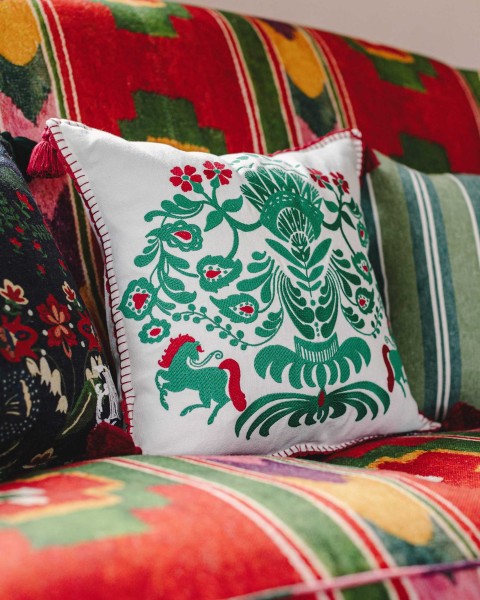 MINDTHEGAP | HORSE PARADE Embroidered Cushion | LC40081