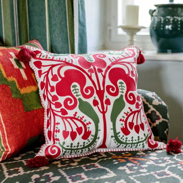 MINDTHEGAP | TRANSYLVANIAN SUZANI Embroidered Cushion | LC40083