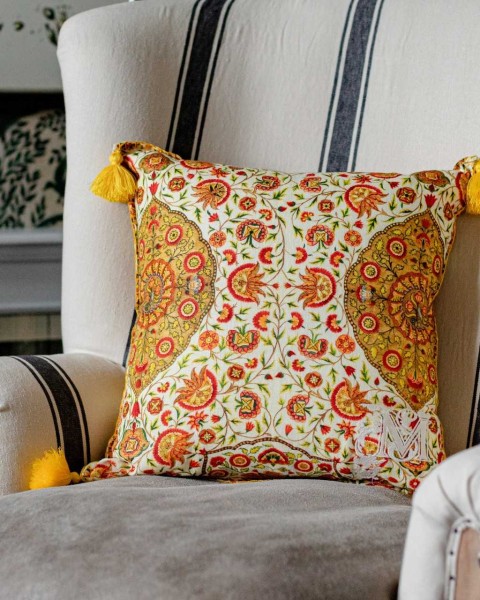 MINDTHEGAP | CSARDAS Cushion | LC40085
