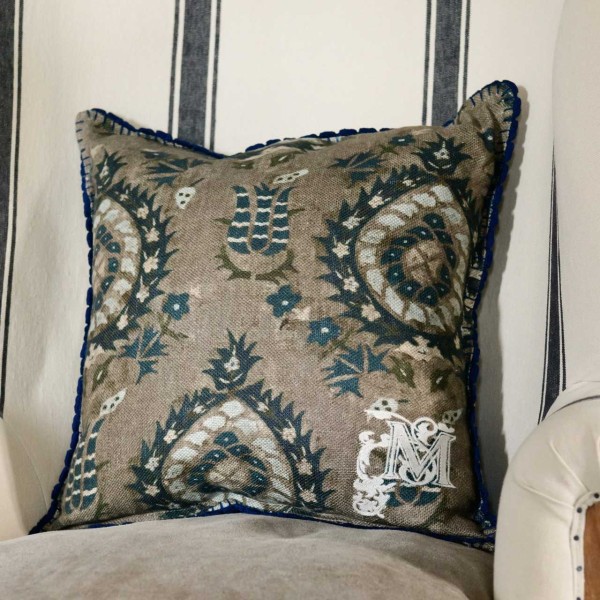 MINDTHEGAP | FLOURISH Cushion | LC40087