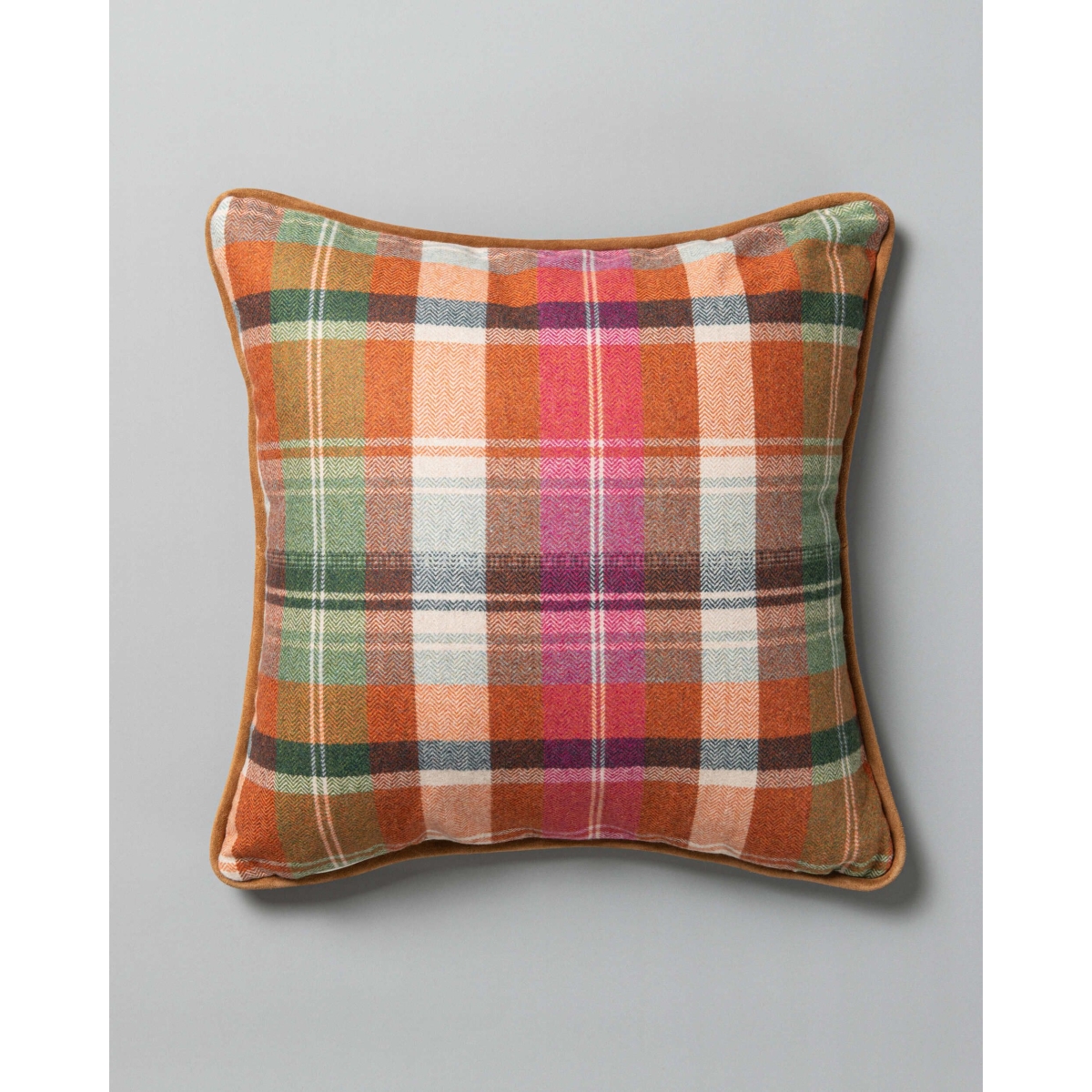 Mindthegap | Transylvanian Rhapsody | Cushion | KERSCHDORF Plaid Carrot