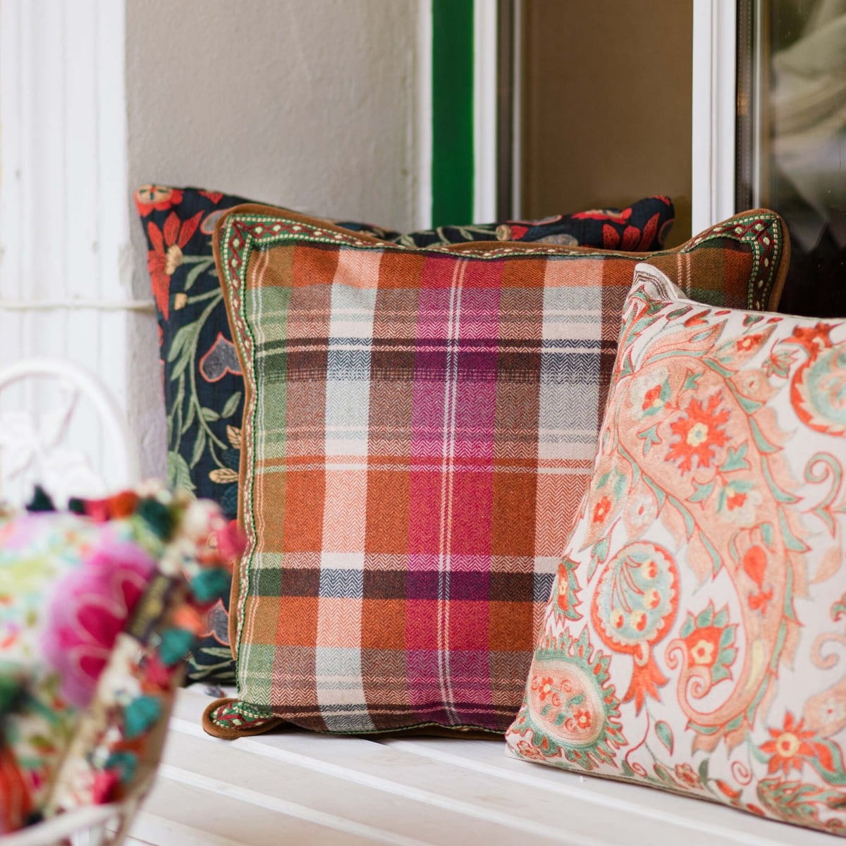 Mindthegap | Transylvanian Rhapsody | Cushion | KERSCHDORF Plaid Carrot