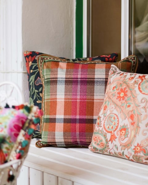 Mindthegap | Transylvanian Rhapsody | Cushion | KERSCHDORF Plaid Carrot