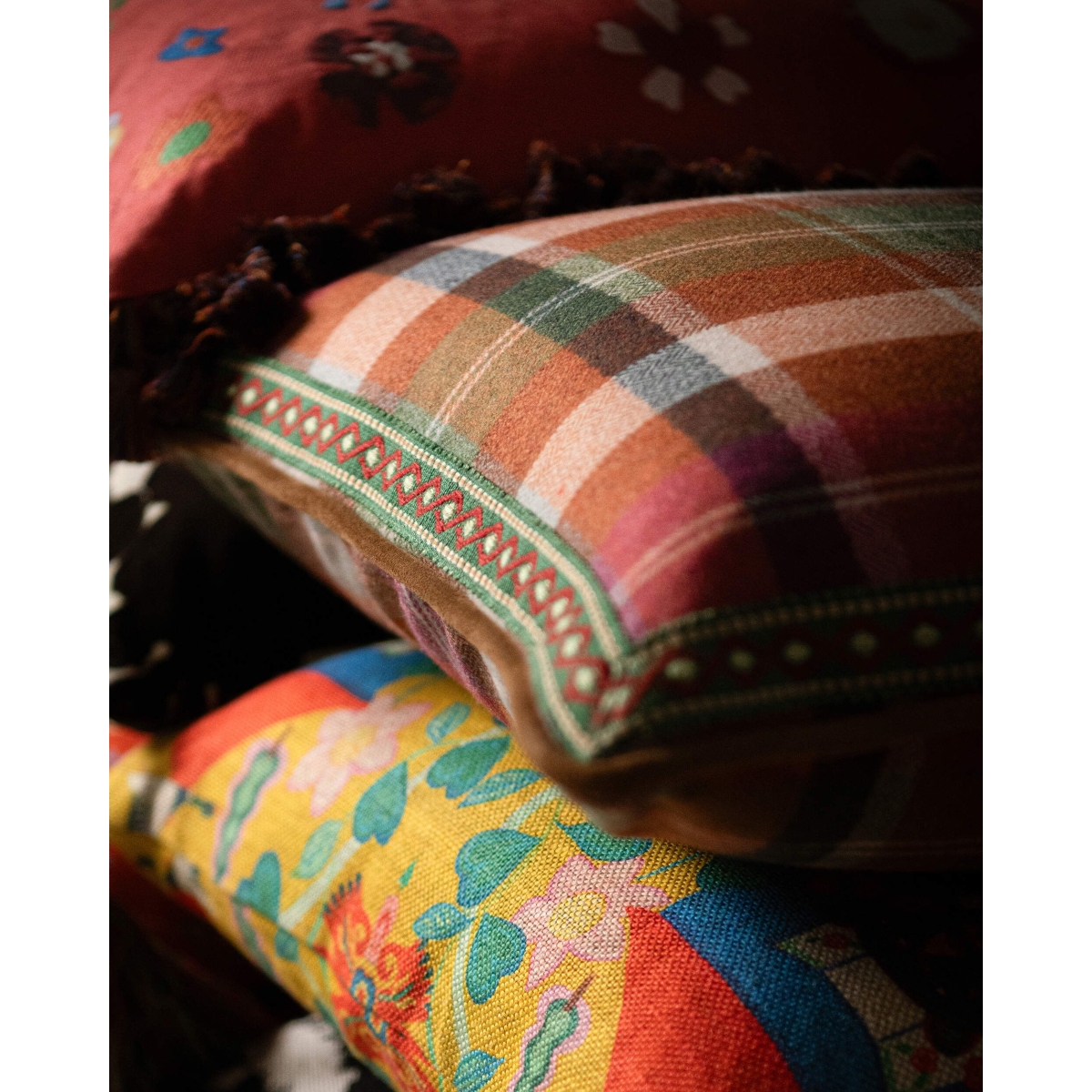 Mindthegap | Transylvanian Rhapsody | Cushion | KERSCHDORF Plaid Carrot