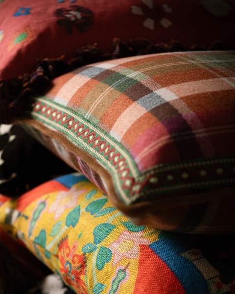 Mindthegap | Transylvanian Rhapsody | Cushion | KERSCHDORF Plaid Carrot