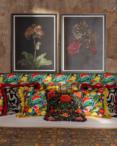 Mindthegap | Transylvanian Rhapsody | Framed Art | FLORAL ARRANGEMENTS I