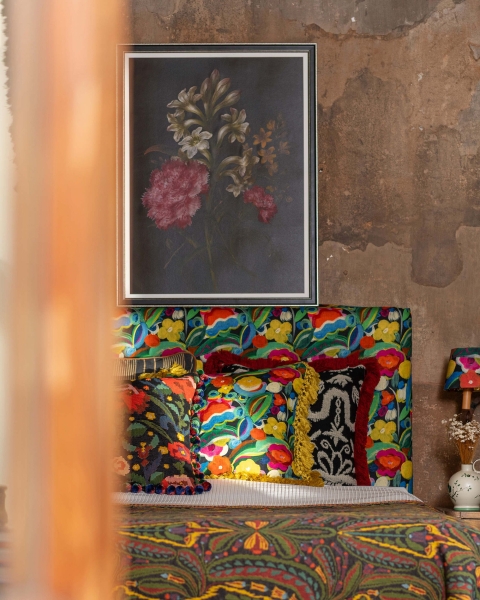 Mindthegap | Transylvanian Rhapsody | Framed Art | FLORAL ARRANGEMENTS III