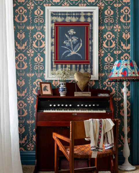 Mindthegap | Transylvanian Rhapsody | Framed Art | PHANTOM FLORA I