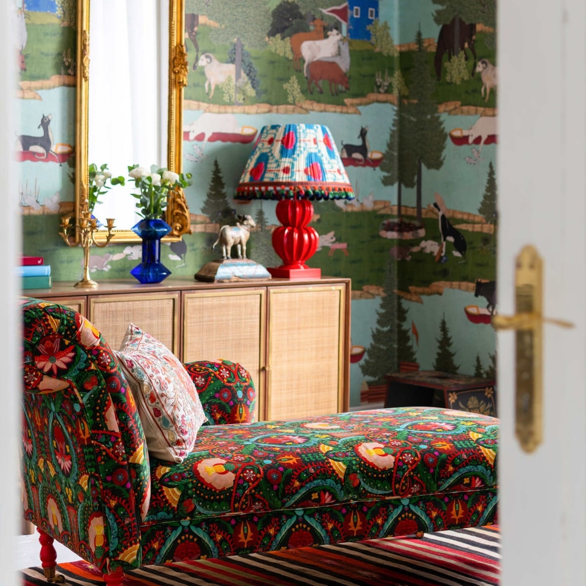 Mindthegap | Transylvanian Rhapsody | ANATOLIA CHAISE | ROSA MUNDI Anthracite