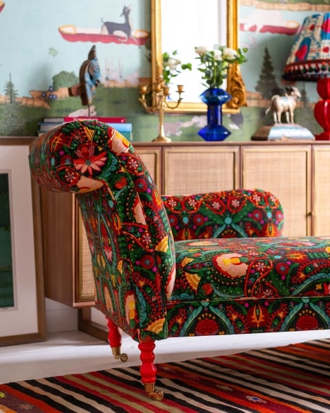 Mindthegap | Transylvanian Rhapsody | ANATOLIA CHAISE | ROSA MUNDI Anthracite