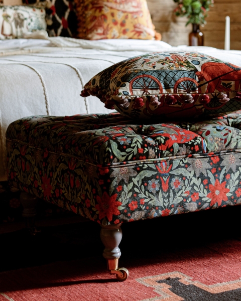 MINDTHEGAP | TYROL APRES-SKI HOME COLLECTION | Fabric | DER KÖNIG Black Velvet