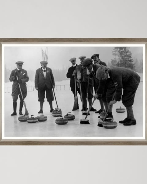 MINDTHEGAP | TYROL APRES-SKI HOME COLLECTION | Framed Art | ENGLISH CURLING TEAM