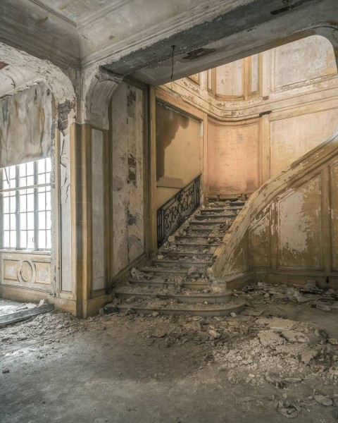 Raw Chateau
