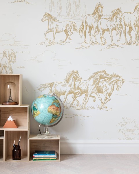 Horse Herd, Gold