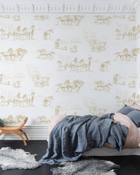 Horse Herd, Gold
