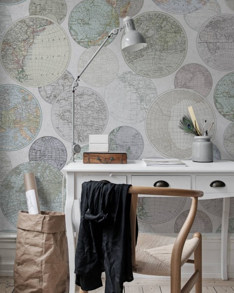 Globes Gathering, Dew