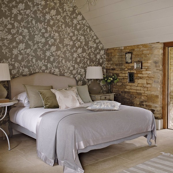 Sanderson | Magnolia & Pomegranate