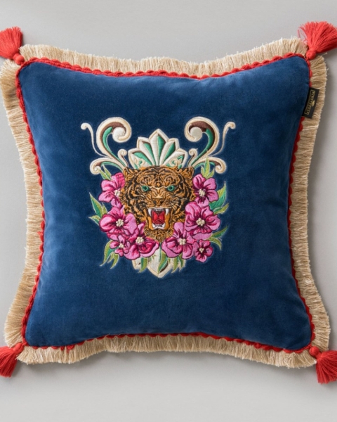 MINDTHEGAP | LA DOLCE VITA | Cushion | ROARRR Embroidered Velvet 