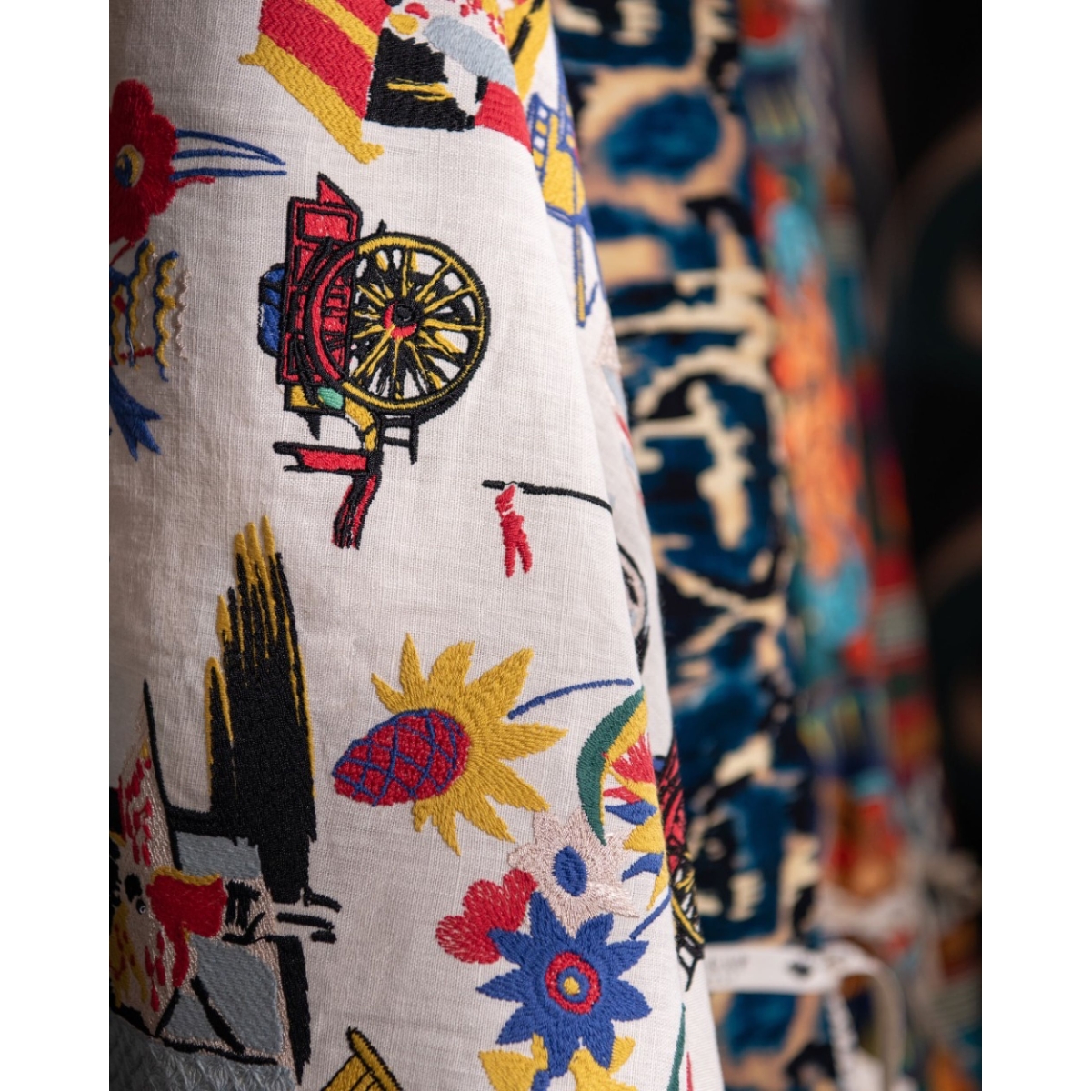 MINDTHEGAP | LA DOLCE VITA | Fabric | CARRETTO DEL CIBO Taupe Embroidered 