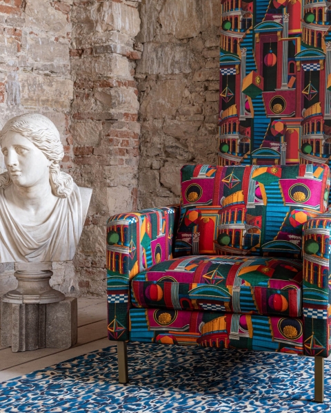 MINDTHEGAP | LA DOLCE VITA | MAVERICK CLUBCHAIR | PIAZZA DEGLI ARLECCHINI Linen