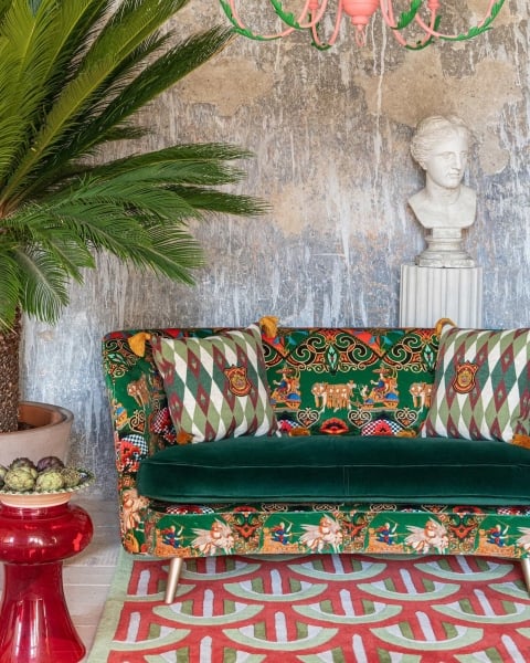 MINDTHEGAP | LA DOLCE VITA | VENICE SOFA | MITHOLOGY velvet and BRITISH RACING GREEN velvet