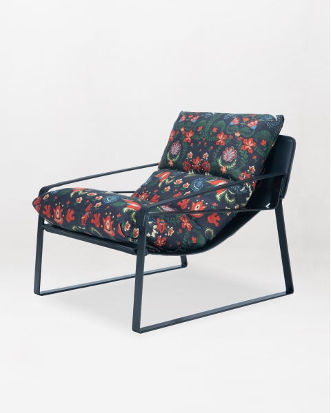 MINDTHEGAP | The Contemporary Capsule | Dunhill Chair | Zabola Linen and Vintage Black Leather