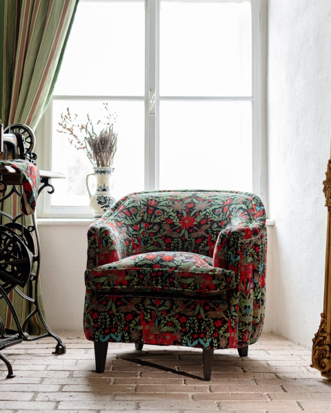 MINDTHEGAP | LA DOLCE VITA | SCARLETT CHAIR | DER KÖNIG Black Velvet